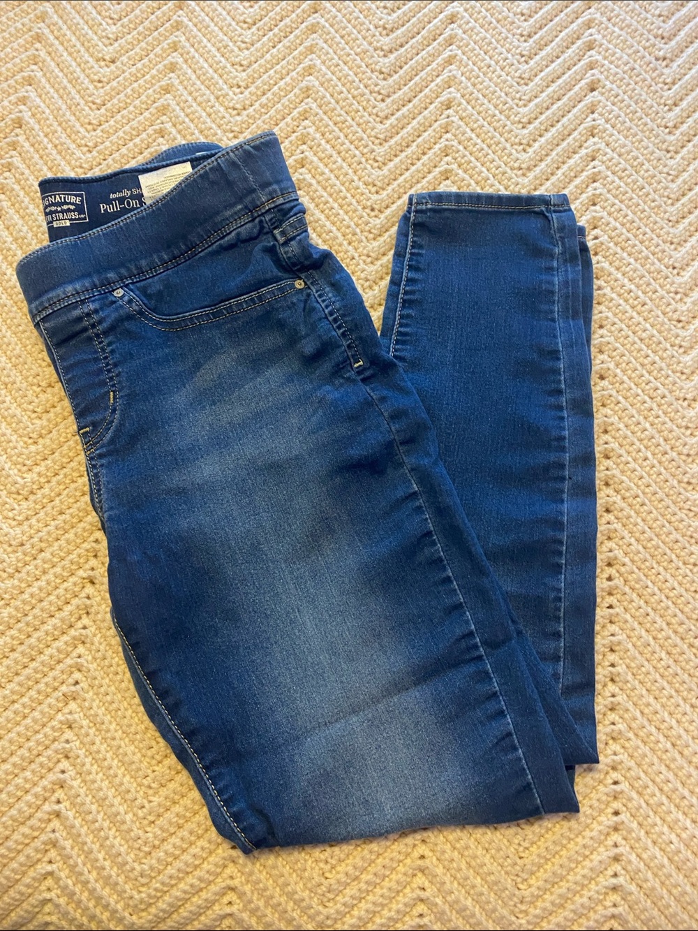 Pull-On Skinny Jeggings in Dark Blue Denim